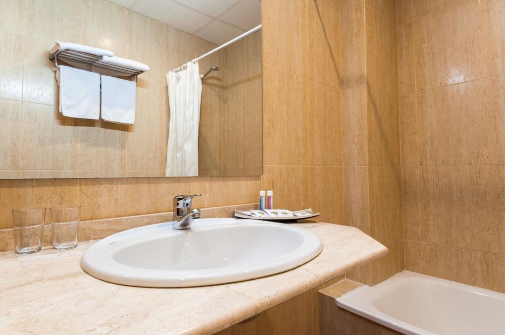 Hotel Victoria Linares  Ngoại thất bức ảnh