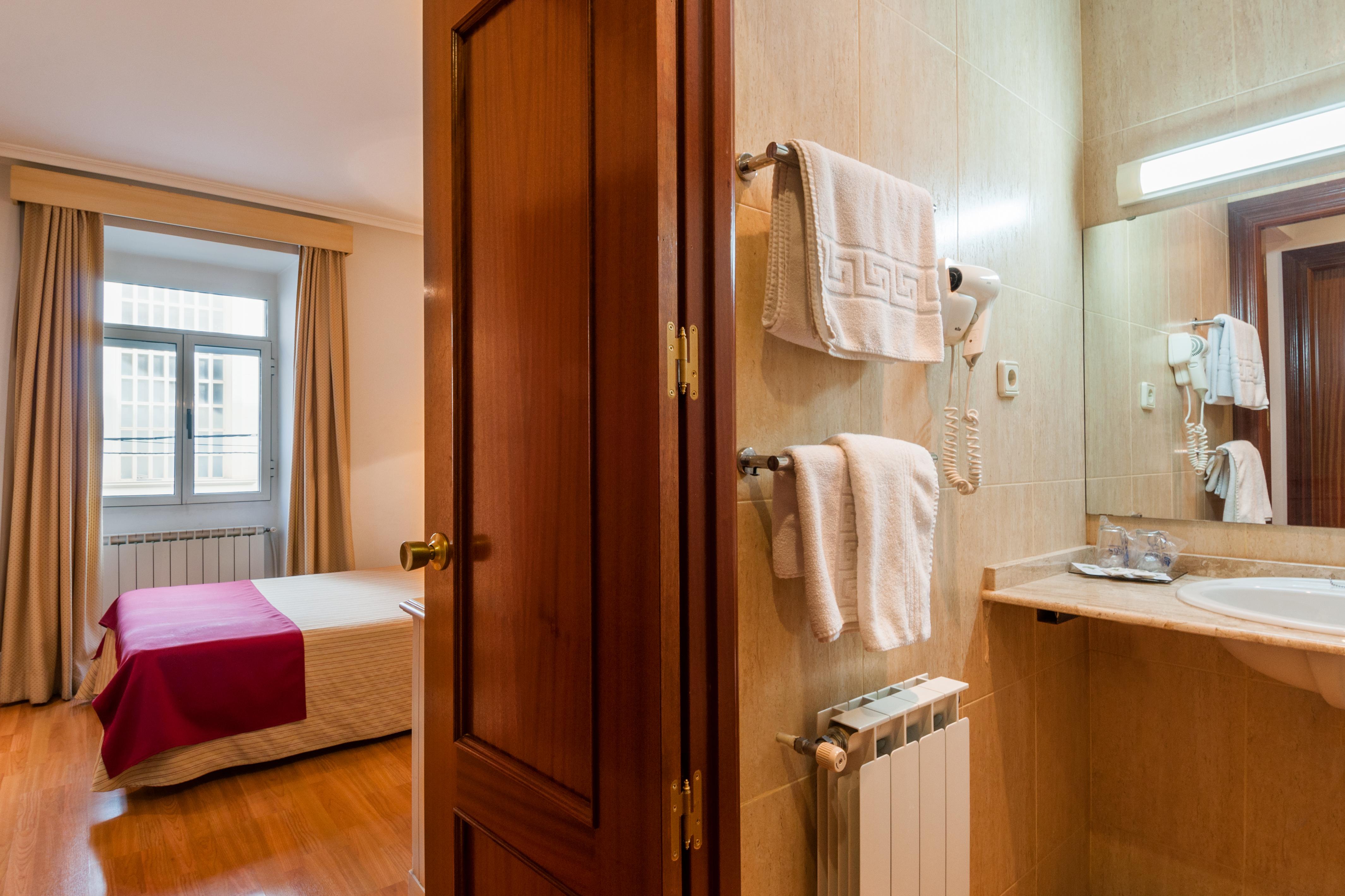 Hotel Victoria Linares  Ngoại thất bức ảnh