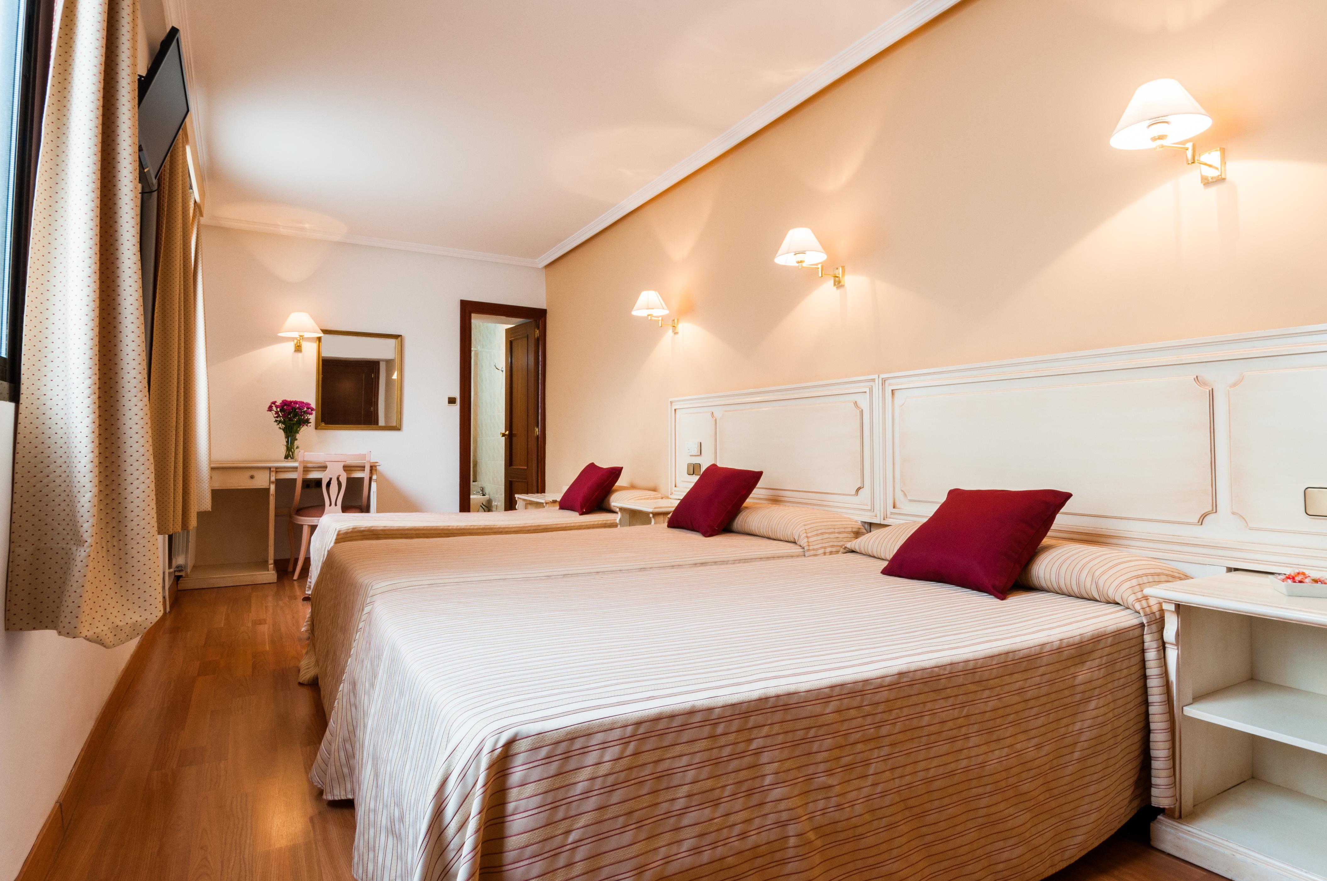 Hotel Victoria Linares  Ngoại thất bức ảnh