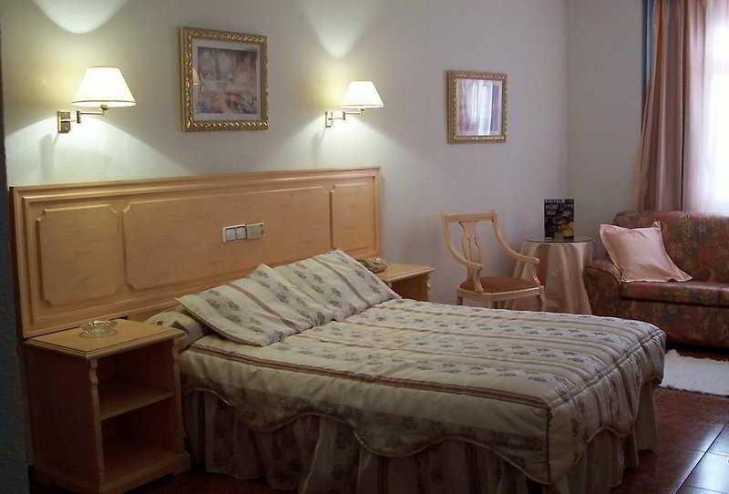 Hotel Victoria Linares  Ngoại thất bức ảnh