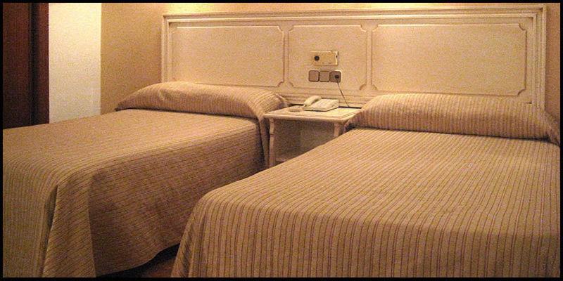 Hotel Victoria Linares  Ngoại thất bức ảnh